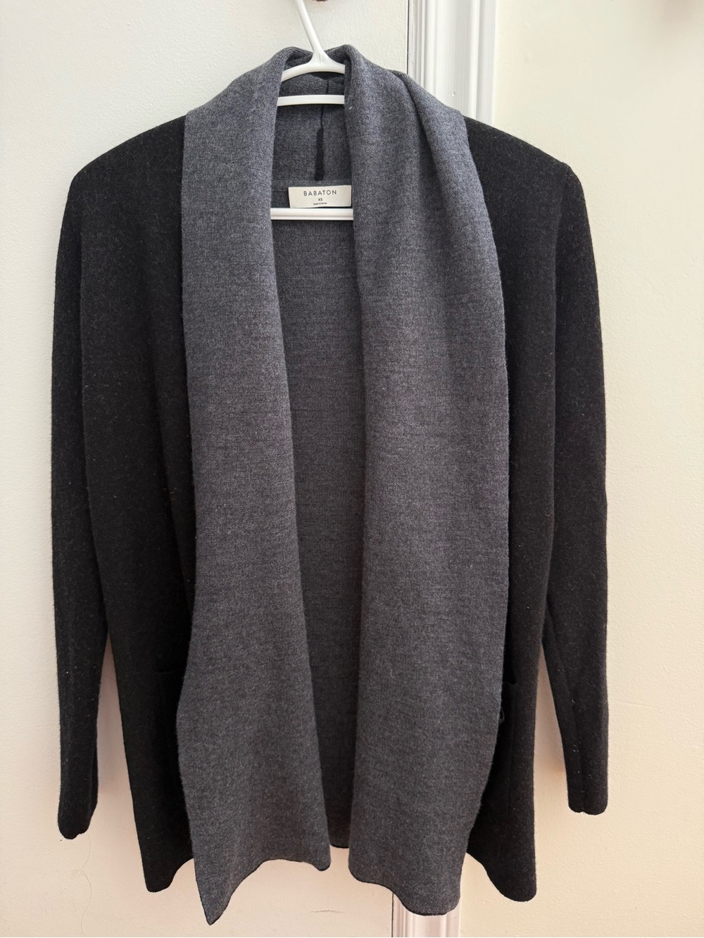 Light Sweaters - Picture 4 of 4